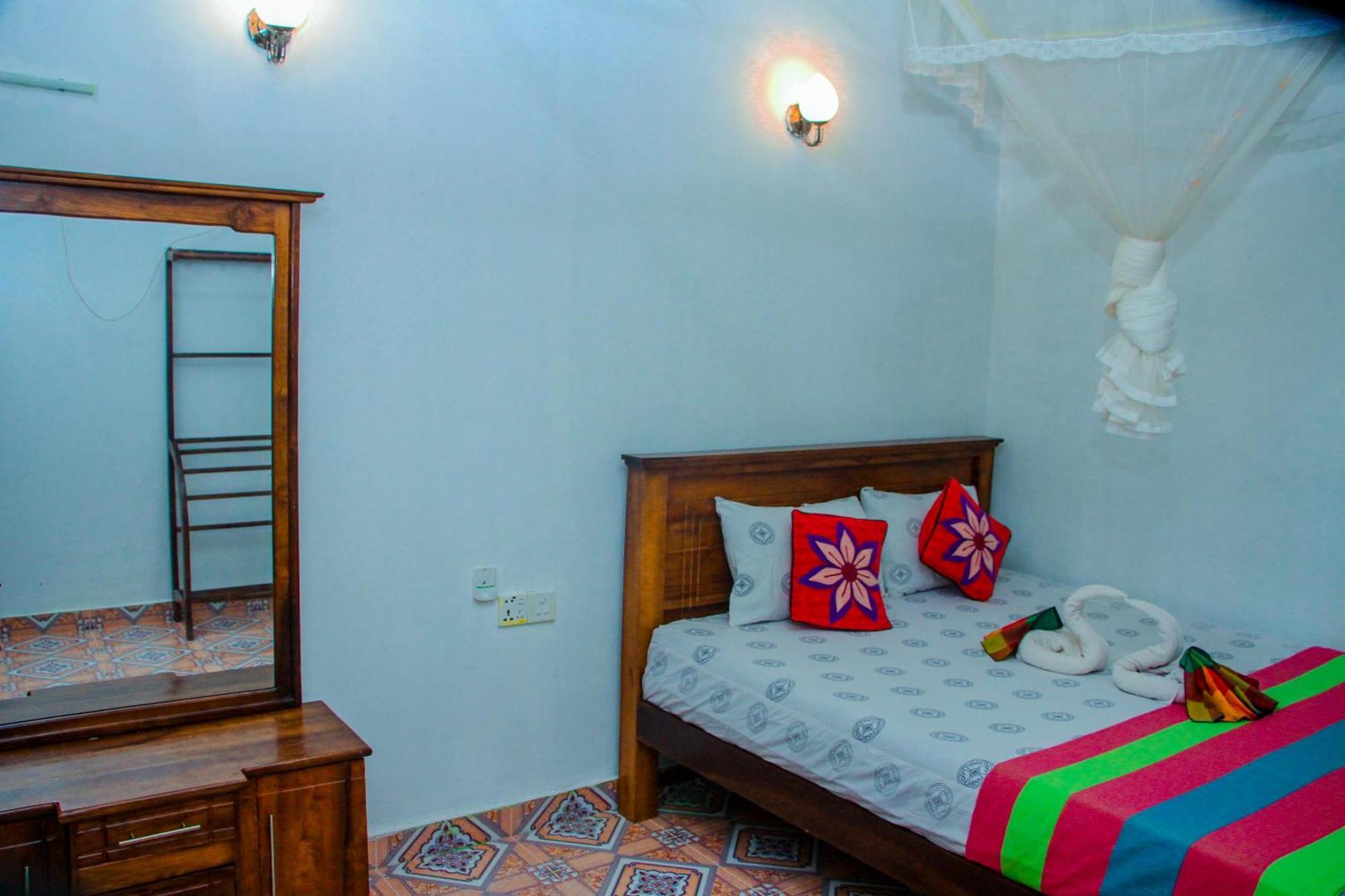 סיגירייה Chanaka Holiday Inn מראה חיצוני תמונה