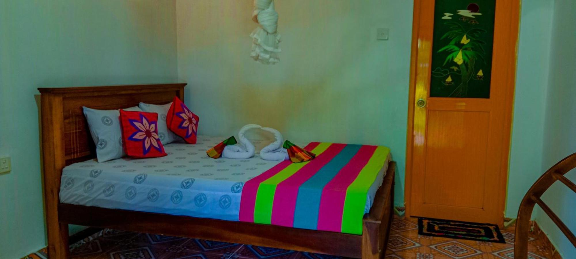 סיגירייה Chanaka Holiday Inn מראה חיצוני תמונה