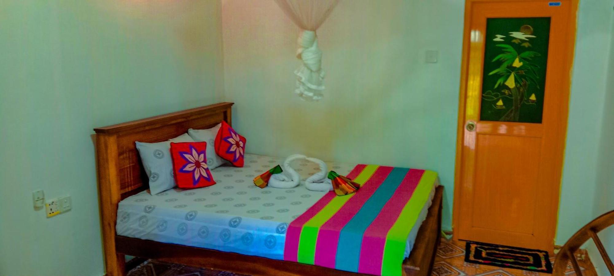 סיגירייה Chanaka Holiday Inn מראה חיצוני תמונה